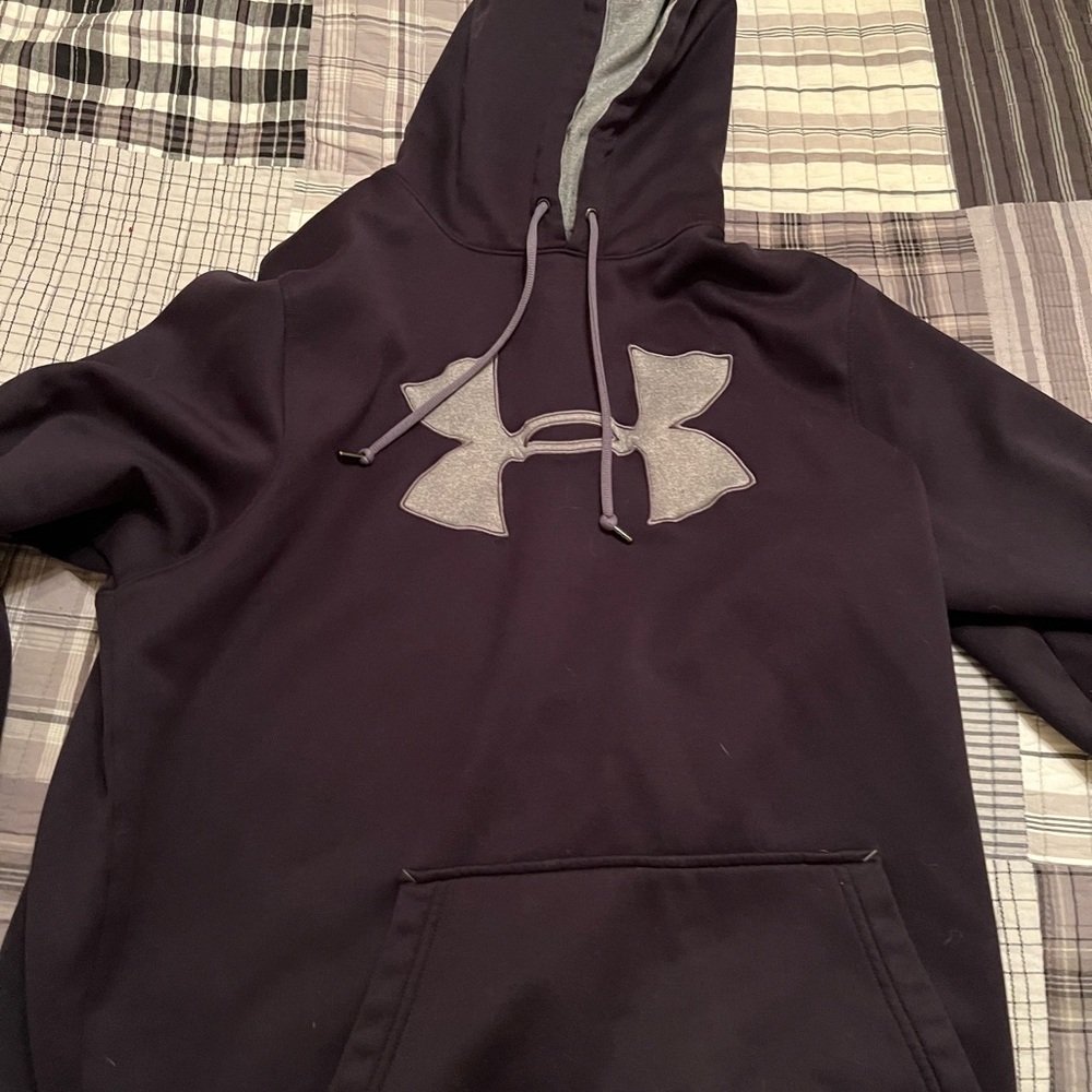 Mens Under Armour hoodie, size Medium, Black